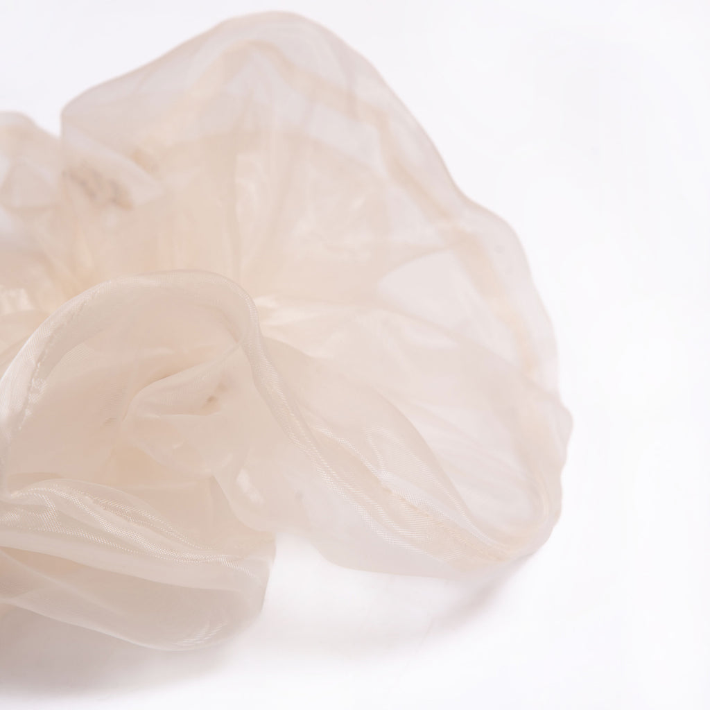 Hiraki Mini Ivory Scrunchie